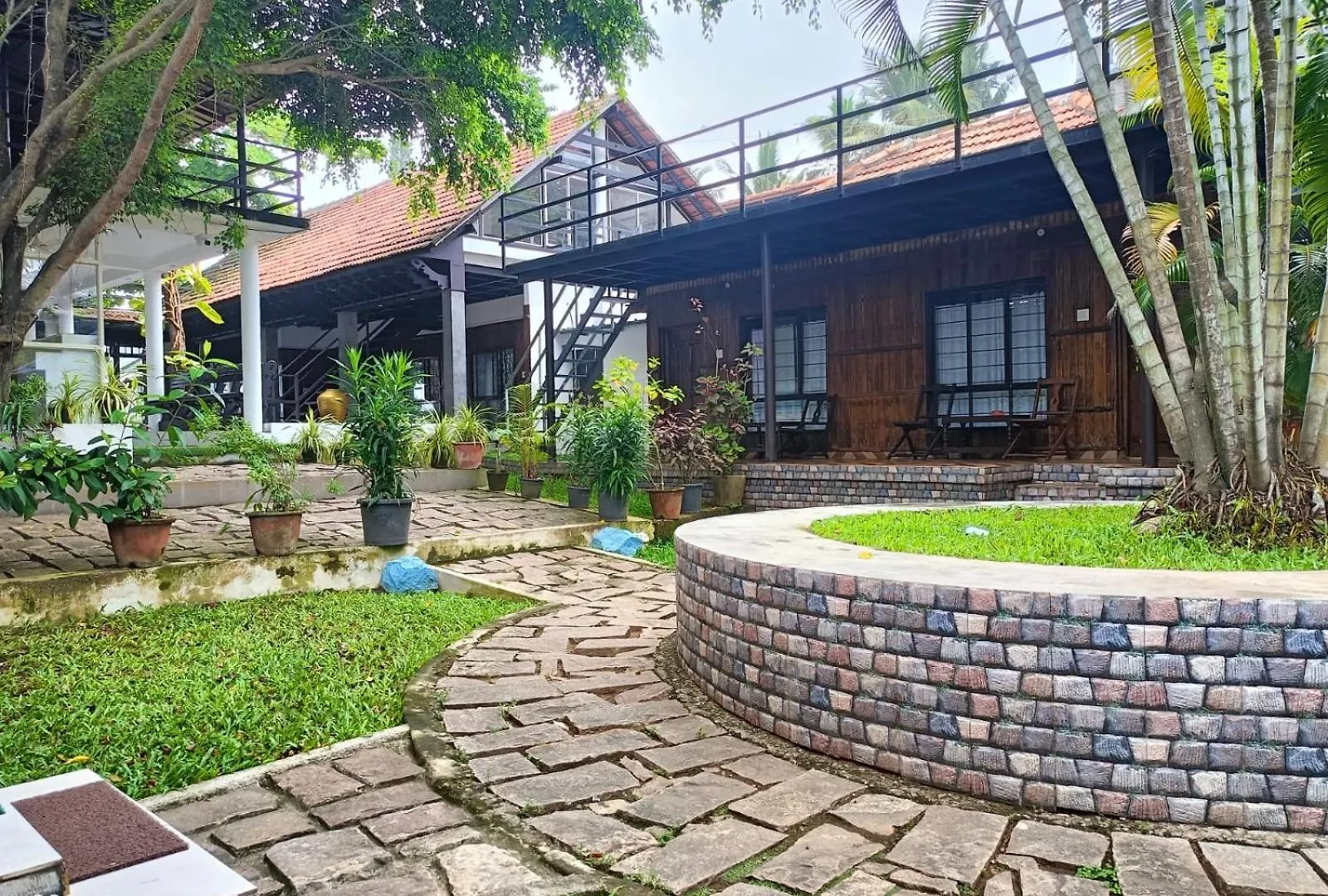 Puthooram Seaview Cliff Resort Varkala